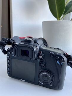 Зеркальный фотоаппарат Canon EOS 7D