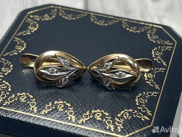 Золотые серьги 585 пробы массой 3 грамма