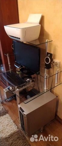 Компьютерный стол стеклянный