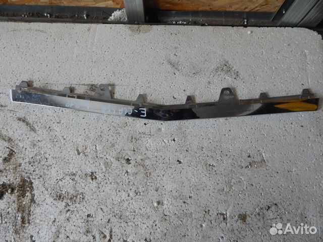 Накладка Хром переднего бампера мерседес Е 212 AMG