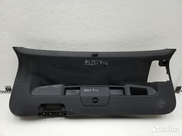 Обшивка крышки багажника Volkswagen Tiguan 2