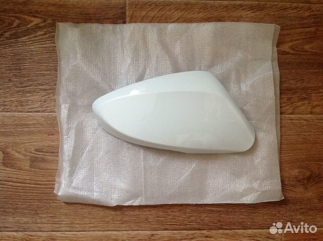 Правая накладка Hyundai Solaris белая