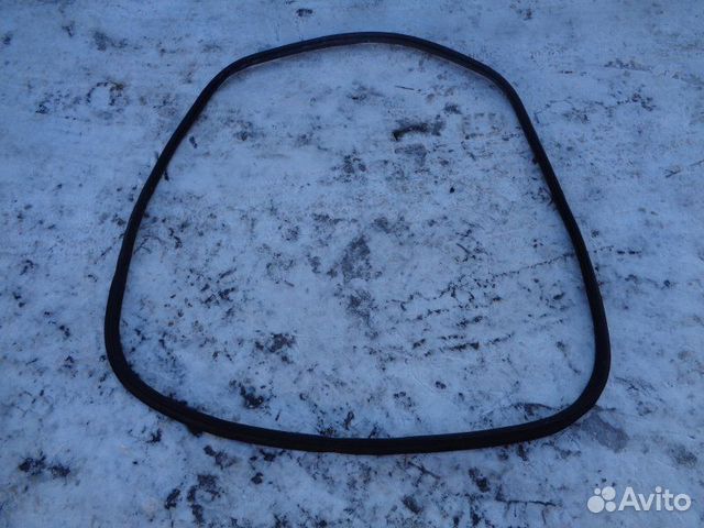 Уплотнительная резинка багажника Toyota Corolla