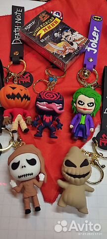 Брелки новые смотрите фото и описание спасибо