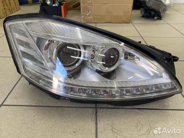 Фара правая Mercedes-Benz w221
