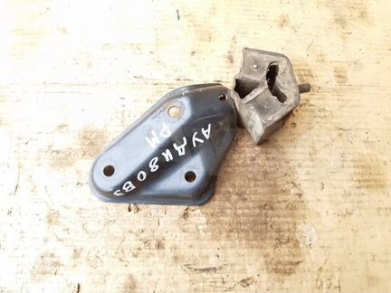 Кронштейн двигателя Ауди 80Б3