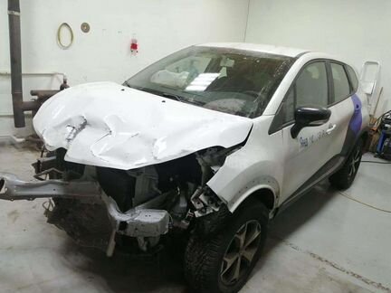 Renault Kaptur 1.6 CVT, 2019, битый, 9 200 км