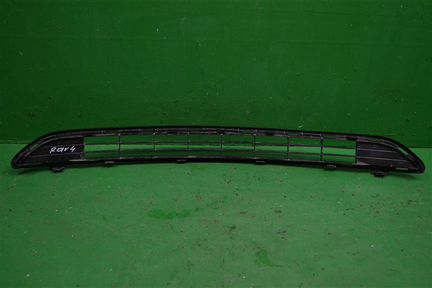 Решетка бампера передняя Toyota Rav4 CA40