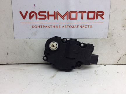 Моторчик заслонки отопителя Audi Q5 3.2 FSI 2010