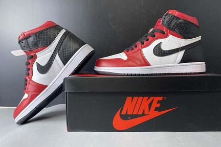 Jordan 1 Retro High Satin Snake Chicago (W), 6,5US