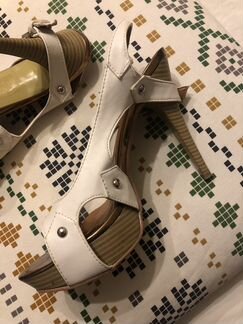 Босоножки женские