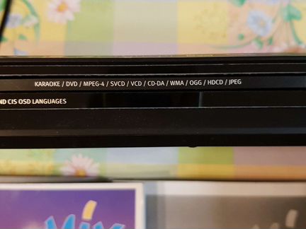 Видоеплеер с караоке BBK DV827X