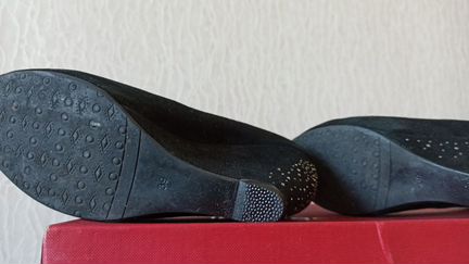 Туфли замшевые черные 39