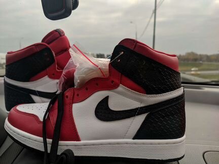 Air Jordan 1 High Retro wmns “Satin Snake”
