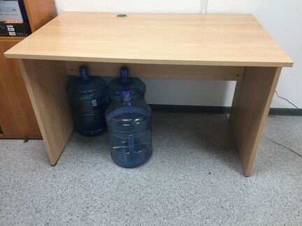 Стол и стулья