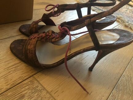 Продам босоножки christian louboutin 38