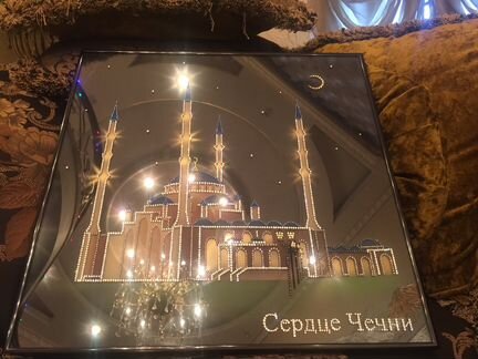 Картина Сердце Чечни Swarovski новая