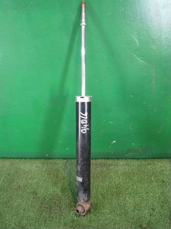 Стойка амортизатора задняя Toyota Auris E18 2015