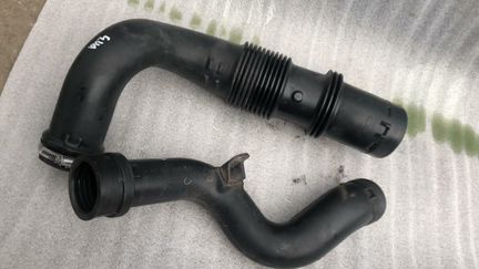 Патрубок воздушного фильтра Range Rover 4.4 diesel