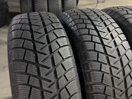 Зимние шины 215 60 17 Michelin б/у