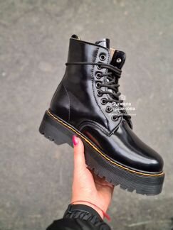 Лаковые Мартинсы Dr. Martens