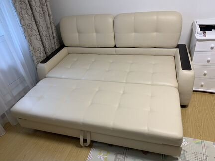 Диван кожаный Фабрика 8 марта