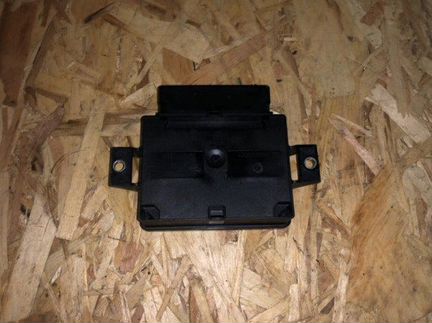 Блок управления стояночного тормоза Audi A8 D4