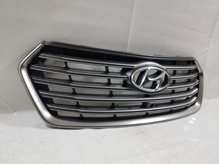 Решетка радиатора Hyundai Grand Santa Fe B8