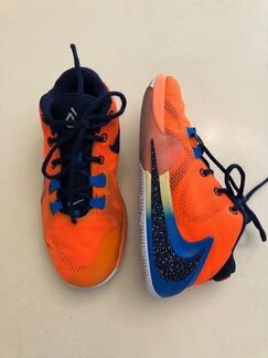 Баскетбольные кроссовки nike yannis adetokumbo