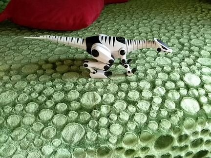 Робот динозавр