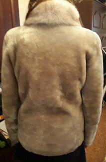 Шуба мутон с воротом из песца