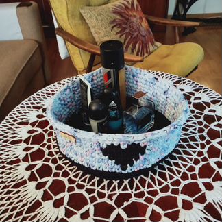 Корзина угловая из трикотажной пряжи