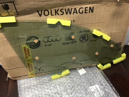 Передние боковые стекла Audi A4 B9 8W0845201 (202)