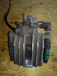 Суппорт задний левый Volkswagen Golf 4