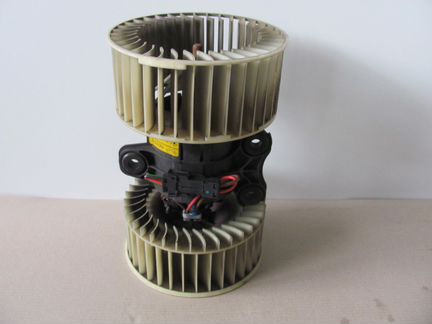 Моторчик печки BMW E39 64118385558