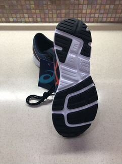 Кроссовки Asics, р.37,5, новые