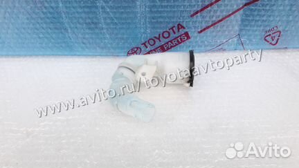 Горловина бачка омывателя Toyota Land Cruiser 200