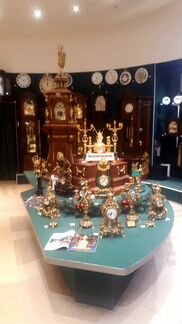 Бронзовые настольные механика часы с боем К.Мозер