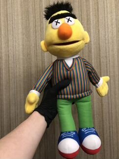 Игрушка Kaws Uniqlo