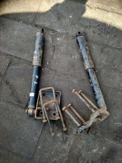 Амортизатор задний Mitsubishi L200 (2015-2019)