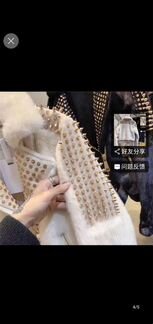 Шубка с шипами цвета