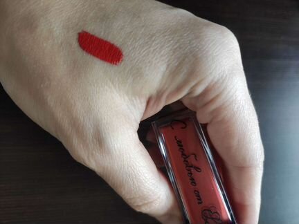 Жидкая стойка губная помада Estée Lauder