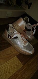 Нарядные кроссовки