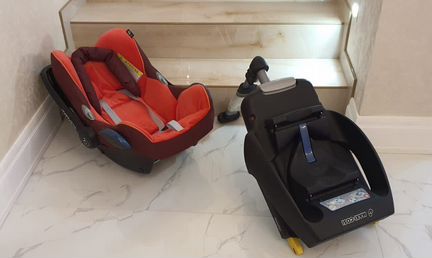 Продам кресло Maxi-Cosi Cabrio Fix и базу Easyfix