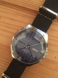 Часы ракета вечный календарь