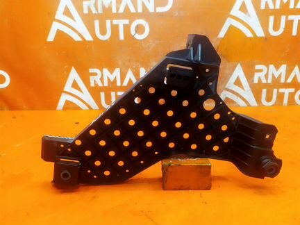 Кронштейн фары правый Audi Q3 1 8U 2011-2018