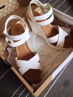 Босоножки на тонкетке Call it spring