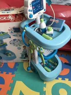 Медицинская тележка