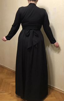 Вечернее черное платье в пол