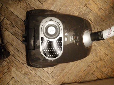 Пылесос Bosch MoveOn Hepa 2200W